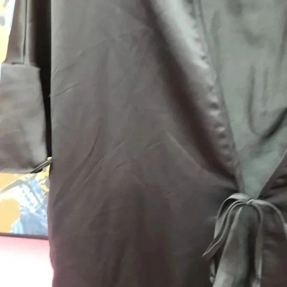 Victoria's Secret Love Ruffle Robe - Picture 4 of 6